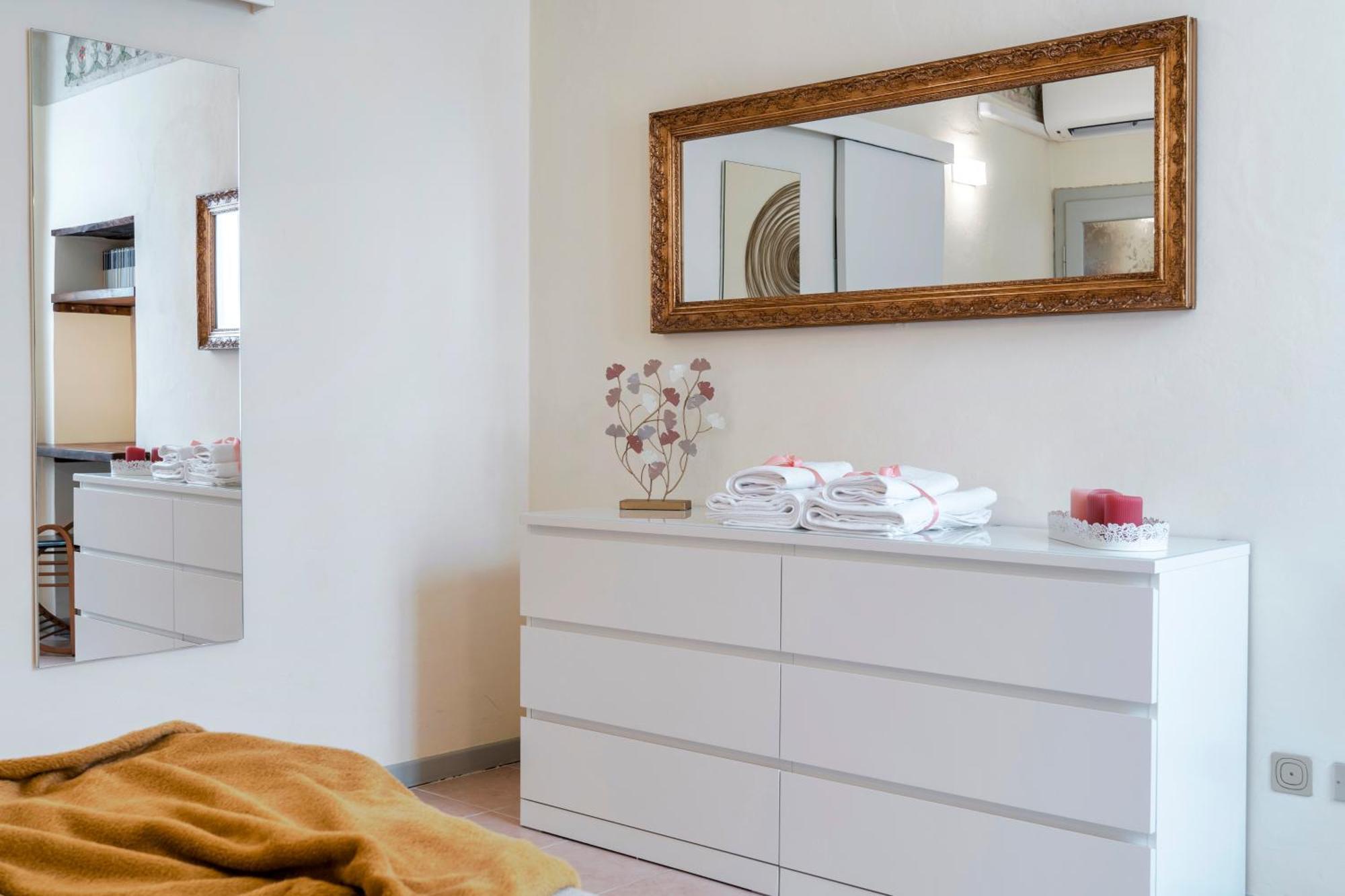 Iseo Portelle Holiday With Private Parking And Bike Storage Bagian luar foto